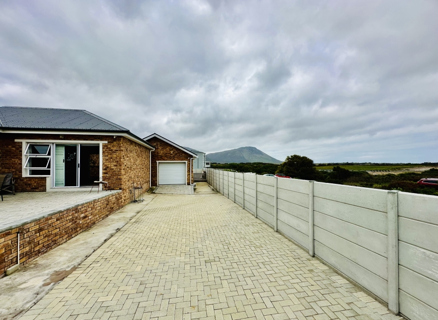 3 Bedroom Property for Sale in De Kelders Western Cape